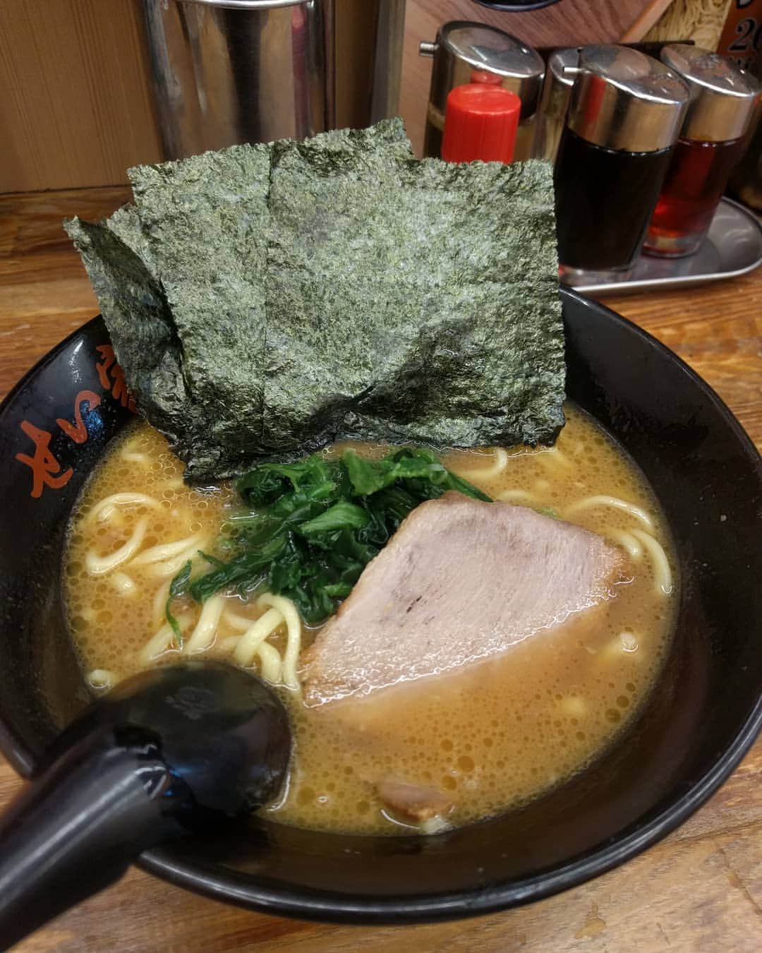 越中睦士のグルメインスタ