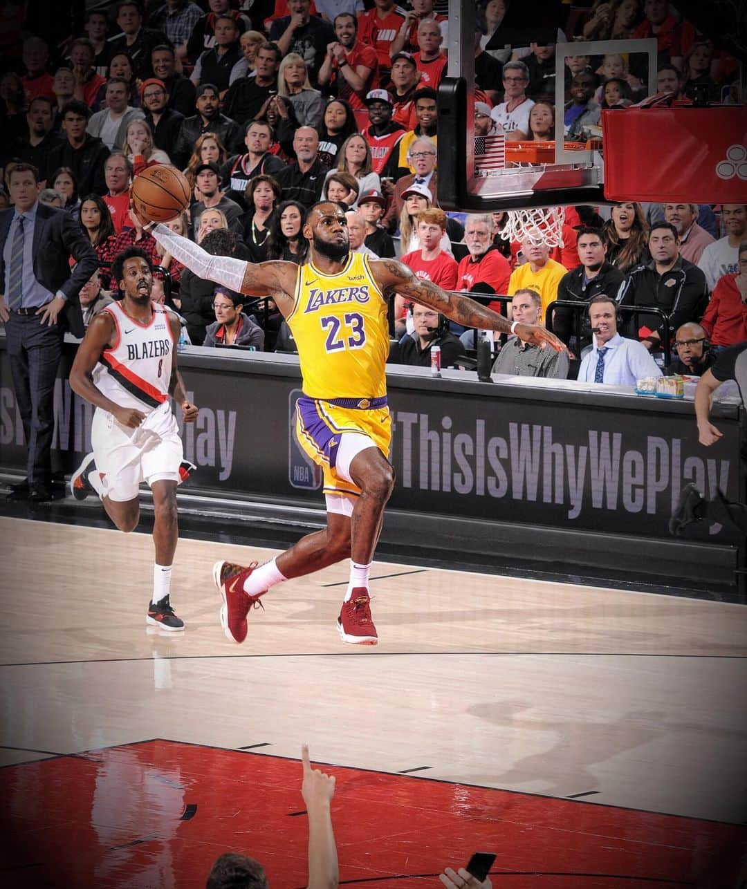 NBAさんのインスタグラム写真 - (NBAInstagram)「LeBron’s first points for the @lakers... a DUNK! #NBADunkWeek」7月24日 14時09分 - nba