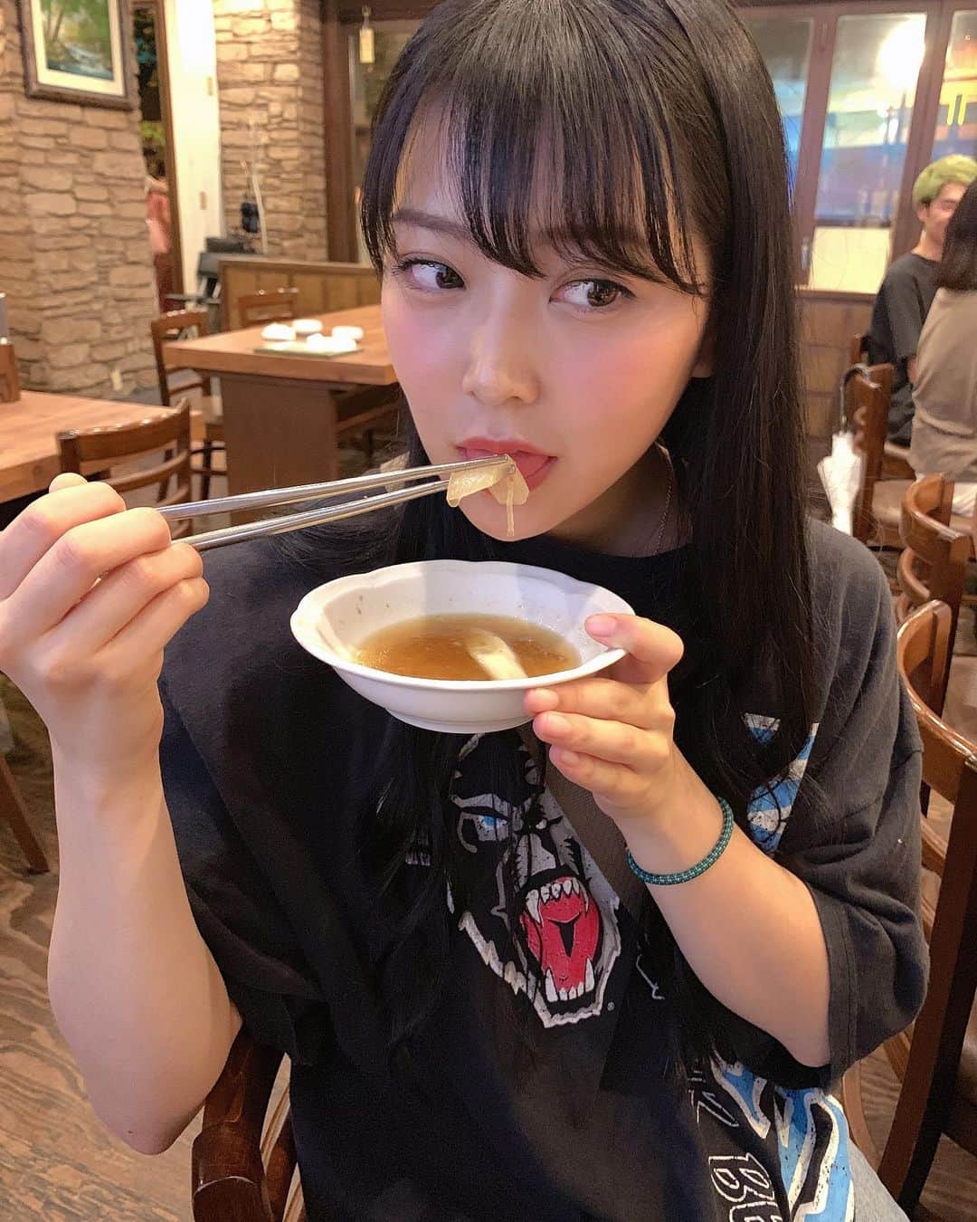 白間美瑠さんのインスタグラム写真 - (白間美瑠Instagram)「この間、、めちゃ美味しいお鍋食べた🤤 プルコギすき焼き鍋、、、🤤 思い出すと、、あっ、ヨダレが☺️笑」7月24日 14時19分 - shiro36run