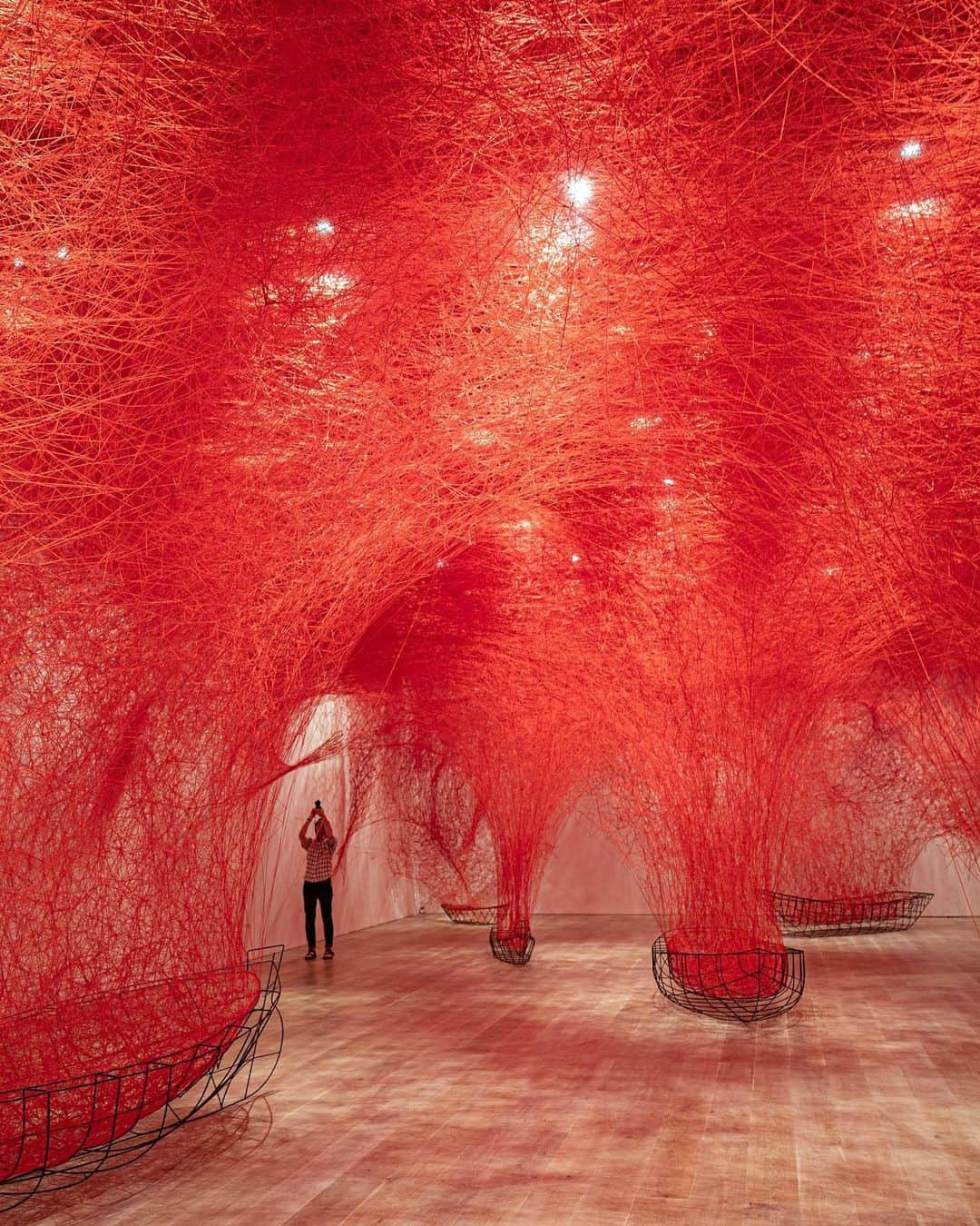 masayaさんのインスタグラム写真 - (masayaInstagram)「森美術館 Chiharu Shiota 塩田千春展  Mori Art Museum Tokyo Red strings」7月24日 19時50分 - moonlightice