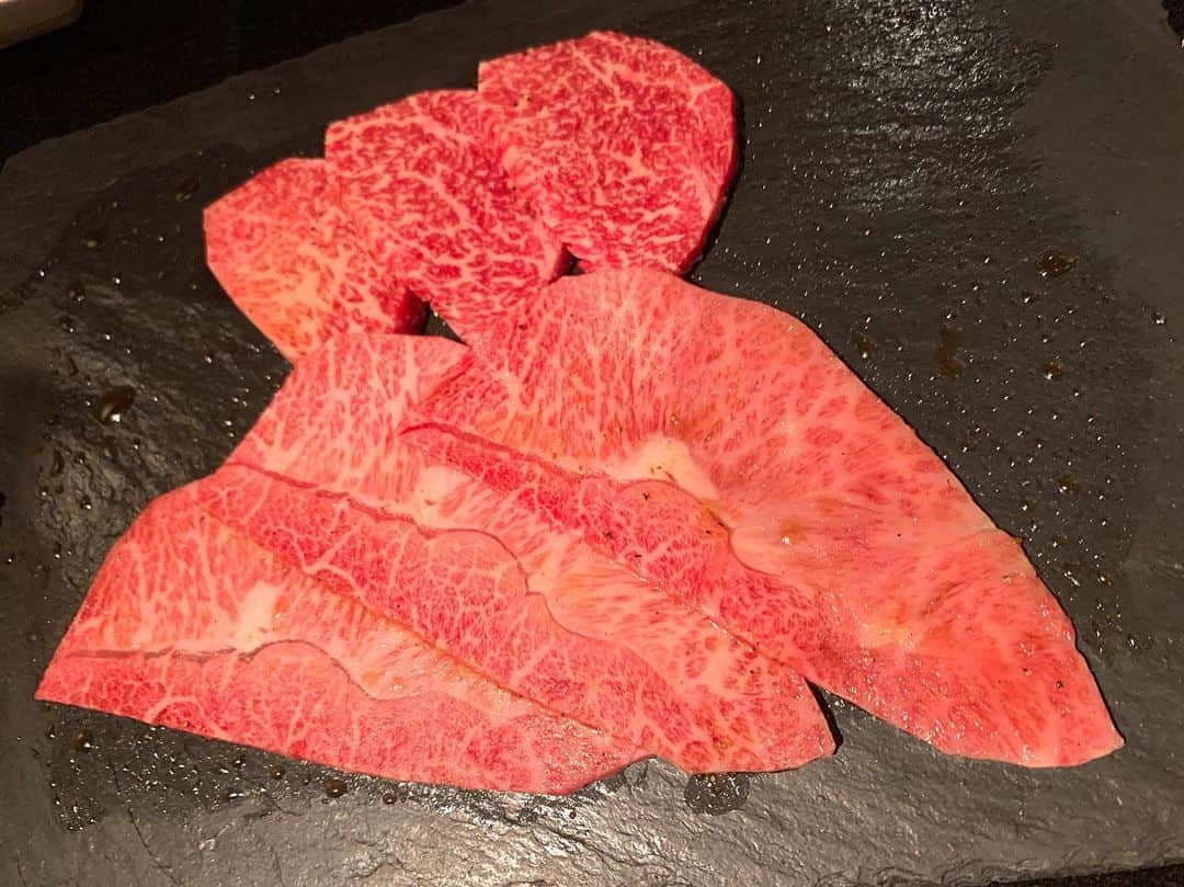 戸島花さんのインスタグラム写真 - (戸島花Instagram)「山形牛のトロふりかけ丼🐄 これ大好き🤤🤤 #みなさんの今日の晩御飯はなんですか #私はうどんでした」7月24日 19時52分 - tojima_hana
