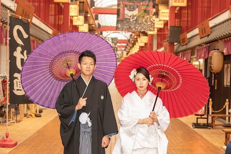 晴レの日｜HARENOHIのインスタグラム：「西参道商店街で撮影  #晴レの日#harenohi #HARENOHI#前撮り#写真#和装#色打ち掛け #和婚 #プレ花嫁 #卒花嫁 #結婚式#結婚式#ウェディングフォト #浅草#浅草寺#神社婚#tokyo#asakusa#全国のプレ花嫁さんと繋がりたい#着物#和装花嫁 #フォトウェディング 〜本格和装撮影が49,800円から！！〜 ～おひとり様撮影は29800円から！！～ ﻿ 浅草の魅力を存分に味わえる撮影体験☆﻿ 最高級の和装で他とは違うワンランク上の贅沢☆﻿ メイクもセアセットもHARENOHIにお任せ☆﻿ 和装小物貸出無限大！あなたのわがまま叶えます☆﻿ ﻿ お問い合わせはこちら↓﻿ https://www.photorait.net/studio/201430﻿ ﻿ お電話でもご予約承ります↓﻿ 03-6721-5547﻿ ﻿」