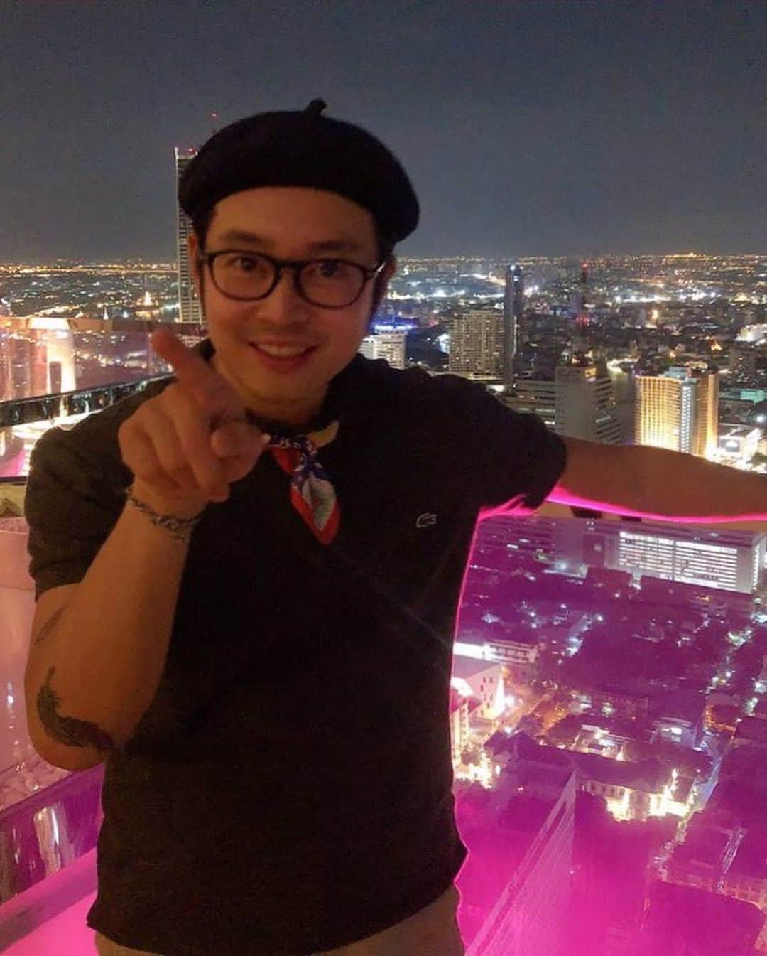 イ・キョンのインスタグラム：「상당히 짧은 하루... #이켠」
