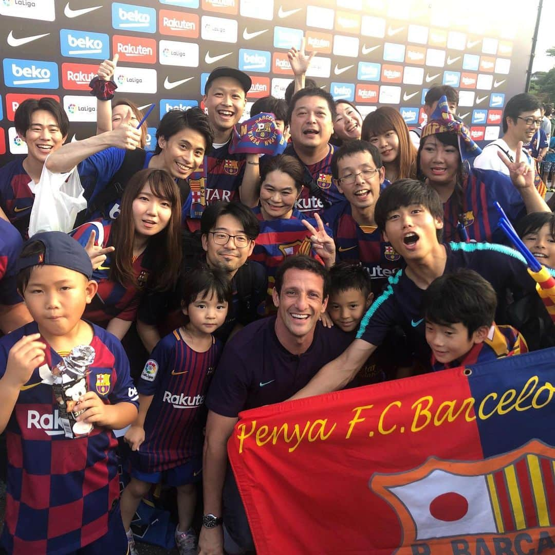 ジュリアーノ・ベレッチさんのインスタグラム写真 - (ジュリアーノ・ベレッチInstagram)「FanZone com milhares de torcedores do Barça antes do jogão Barça x Chelsea. O carinho e o respeito dos japoneses comigo é algo incrível! #belletti #barça #embaixador」7月24日 15時56分 - julianobelletti