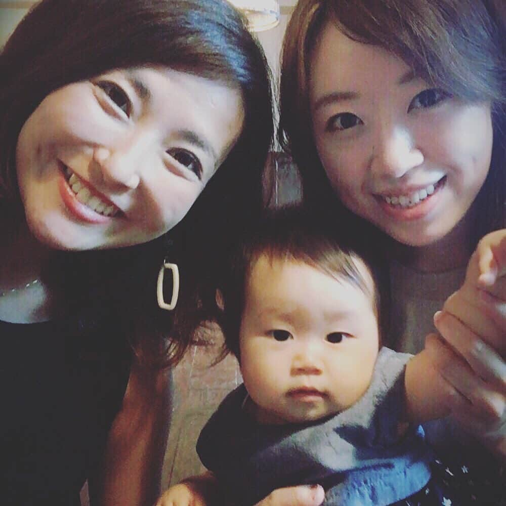 erikaさんのインスタグラム写真 - (erikaInstagram)「友達のbabyに会って来ました！ むちむち感がたまらーん♡  私のbabyの胎名は「やまだ」です。 女の子って分かったのでやまだサンと呼んでます。笑  子育て色々教えてもらって実践していこうと思います！  #高槻ランチ #座敷のあるお店 #子どもが多いから安心 #胎名 #先輩ママ #日々勉強」7月24日 16時23分 - ch1na.er1ka