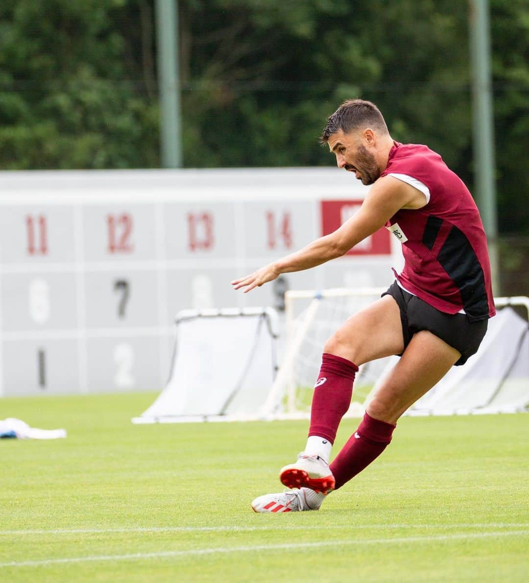 ダビド・ビジャさんのインスタグラム写真 - (ダビド・ビジャInstagram)「⚽️💨🔥 #visselkobe #jleague #japan #teamvos #dv7group」7月24日 16時18分 - davidvilla