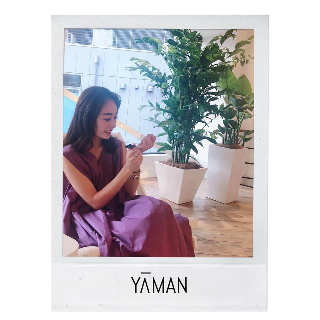 小祝麻里亜のインスタグラム：「ヤーマン 2019秋冬新製品発表会に行ってきました☺️💋 ． メディリフトというのを試したら、顎まわりがすっきり❗️最新美容家電を試せて、改めて美容も好きだなぁと…💕 ． ． 今日は大事な人の誕生日なので、お祝いディナーに行ってきます🎊🎊🥂 ． しばらく☀️30度越えが続きそうだから、体調気をつけてくださいね〜！ ． ＿＿＿＿＿＿＿＿＿＿＿ #ヤーマン #美容家電  #メディリフト #新製品発表会 #yaman #receptionevent  #스타일링  #셀피그램 #뷰티 #뷰티스타그램 #좋아요환영」