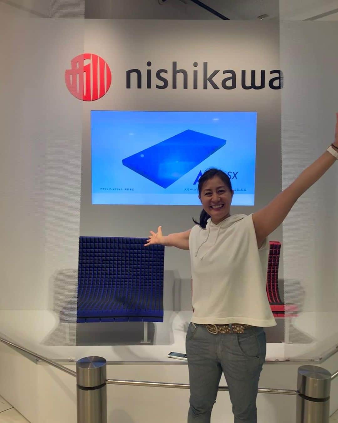 竹内智香のインスタグラム：「今日は伊勢丹で行われている 東京西川のポップアップイベントへ🤗 スキーの清澤恵美子ちゃんと 行ってきました✨ "SLEEPTECH“ ここに行くと デジタルで計測できたり 自分に合う寝具に出会えるかも😊🤗 私にとって "睡眠"はとっても大切。  東京西川の寝具に 支えられての競技生活です😊  7月24日から7月30日まで 展示されています✨ お近くの方 ご興味のある方 是非行ってみてください🤗 #東京西川 #伊勢丹 #SLEEPTECH #清澤恵美子」