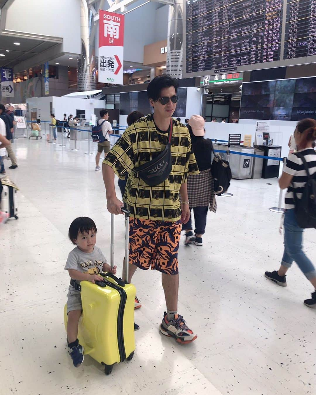 アレクサンダーさんのインスタグラム写真 - (アレクサンダーInstagram)「成田到着‼️ ✈️ #子供とお出かけ  #travel  #jal」7月24日 16時55分 - alexanderfriends