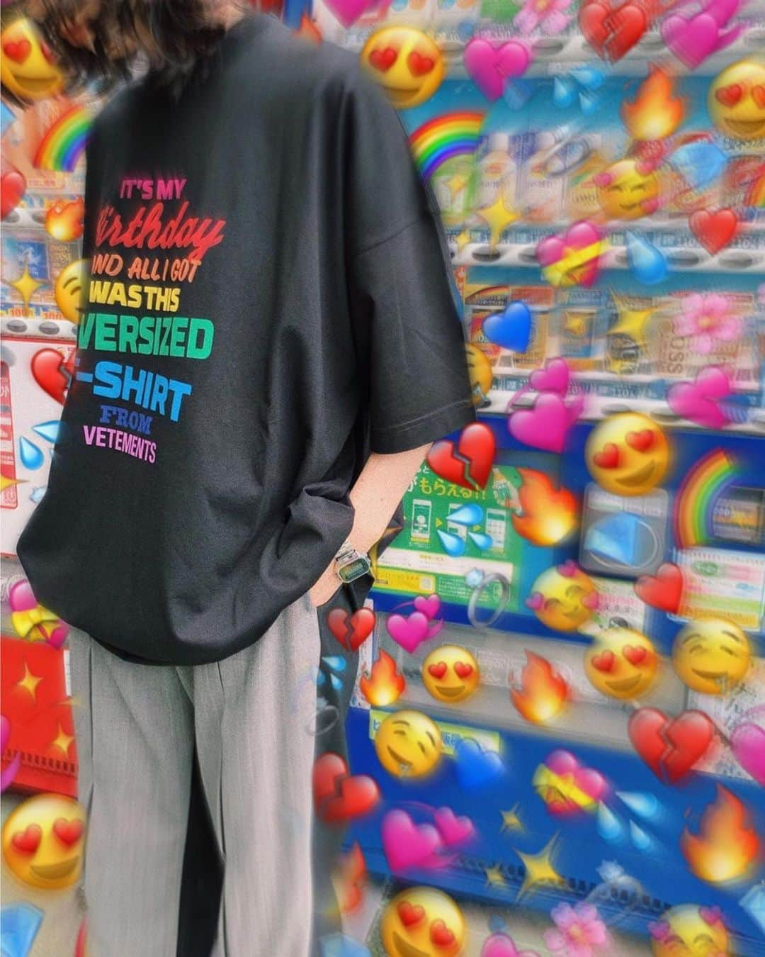 ヴェトモンさんのインスタグラム写真 - (ヴェトモンInstagram)「NEXT SEASON NEW DROP IN STORE @international_creators_isetan」7月24日 16時55分 - vetements_official