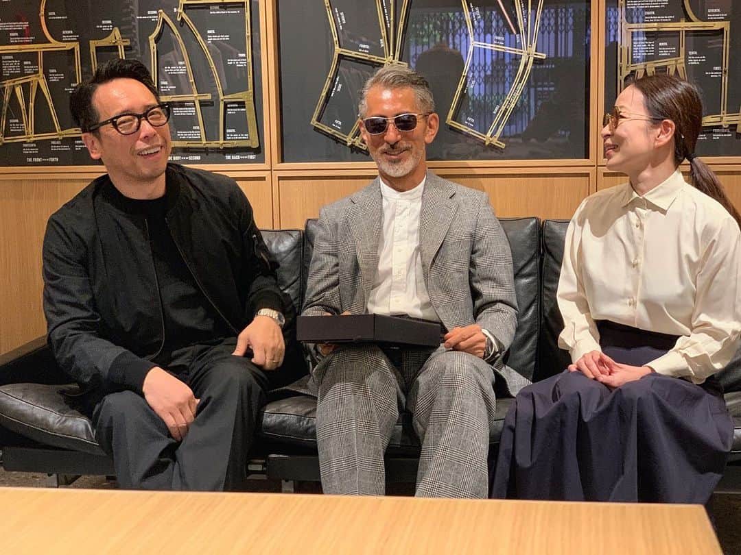 のインスタグラム：「いよいよ明日11:00よりフィナムの岡田ブログ2回目がアップされます。 さて、どんな内容になっているのでしょうか。今しばらくお待ちくださいませ。  #houyhnhnm  @houyhnhnm_official  #blog  #tetsuyaokada  @globespecs_official  @scye_mercantile  @scye_official  #store #globespecs  #tokyo #opticalstore  #wholesalebrand  #anneetvalentin #lunor #lescalunetter #robertmarc #laloop #dianetaylor  #gernotlindner  #ahlem」