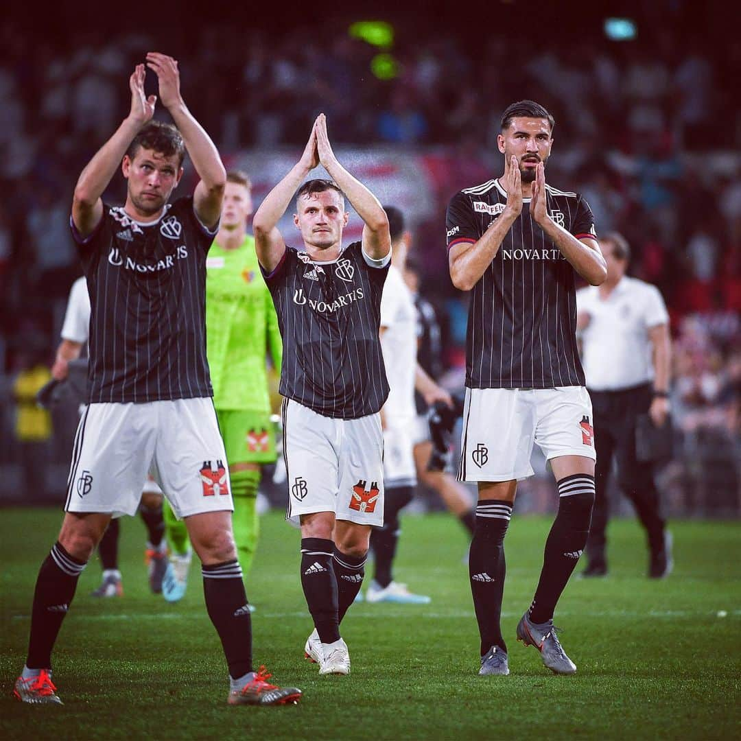 ファビアン・フライさんのインスタグラム写真 - (ファビアン・フライInstagram)「#notoveryet #nevergiveup #immerweiter #zämmestark 🔴🔵 @fcbasel1893」7月24日 17時20分 - fabianfrei20