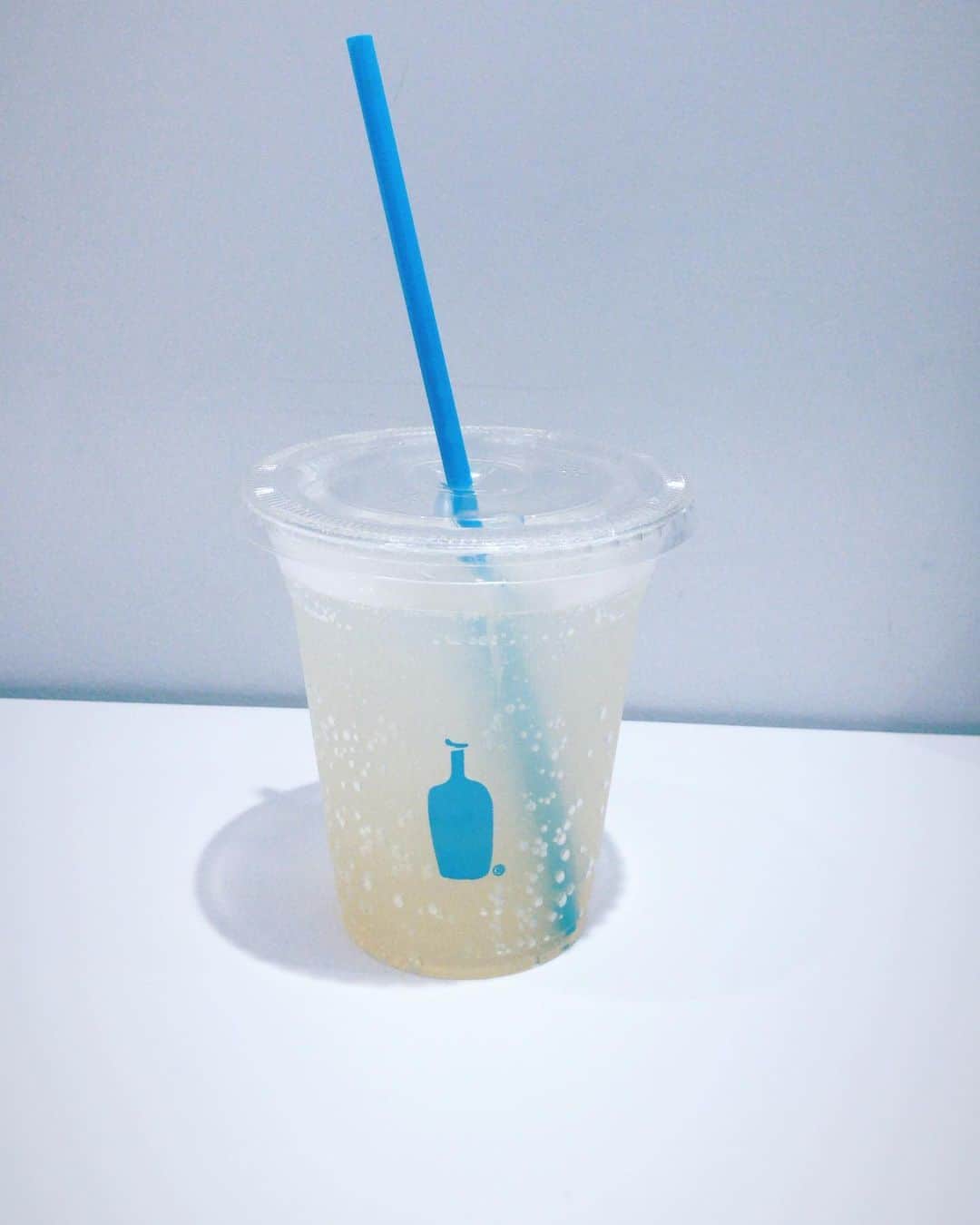 高橋ユウさんのインスタグラム写真 - (高橋ユウInstagram)「撮影終わりの幸せレモネードタイム🍋 柚子も入ってて求めてた味…👼 #lemonade」7月24日 17時33分 - takahashiyu.official
