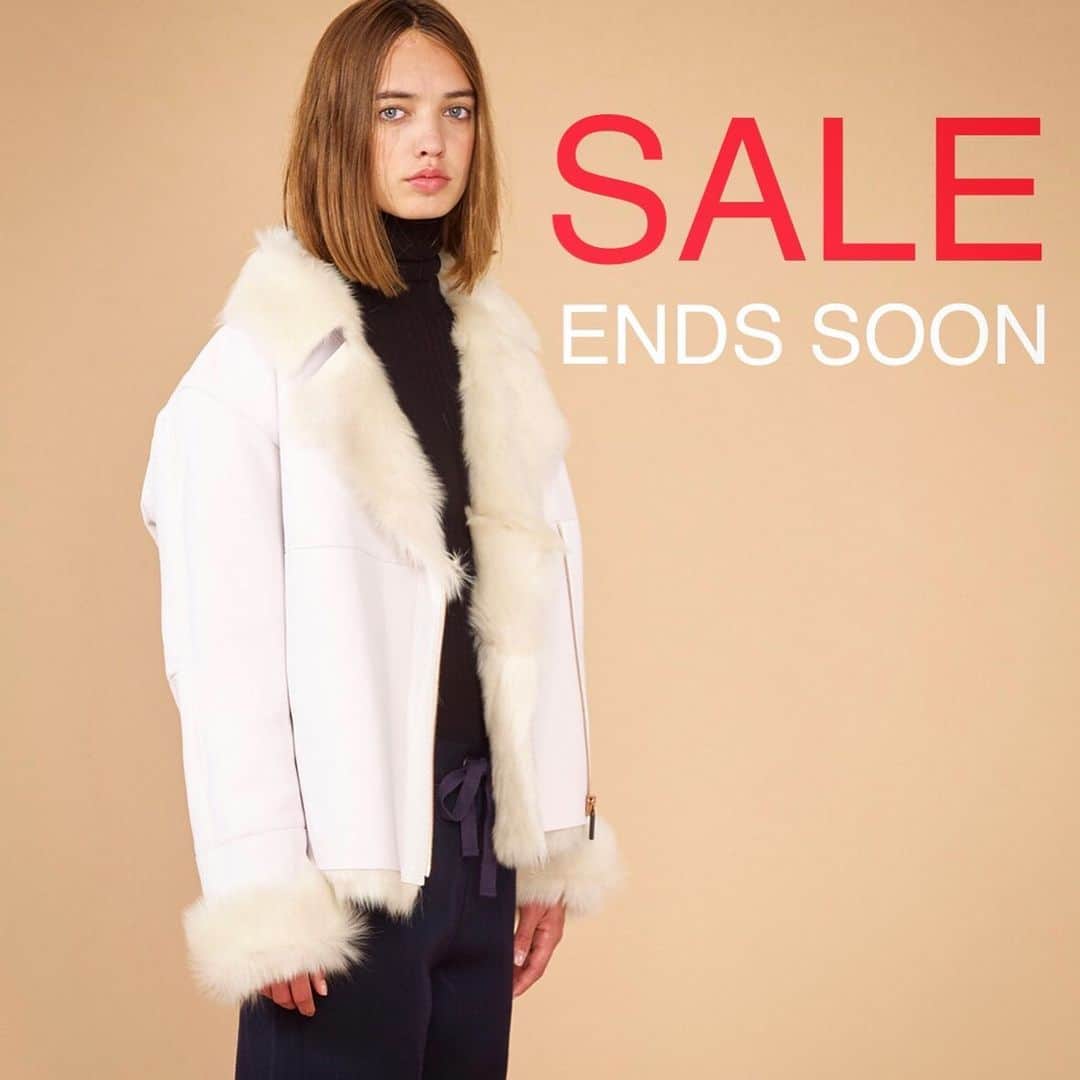 カールドノヒューさんのインスタグラム写真 - (カールドノヒューInstagram)「Our online Sale ends soon... 50% off. Visit karldonoghue.com  #sale #fashion #leathercoat #shearling #luxury #luxuryshopping」7月24日 17時27分 - karldonoghue