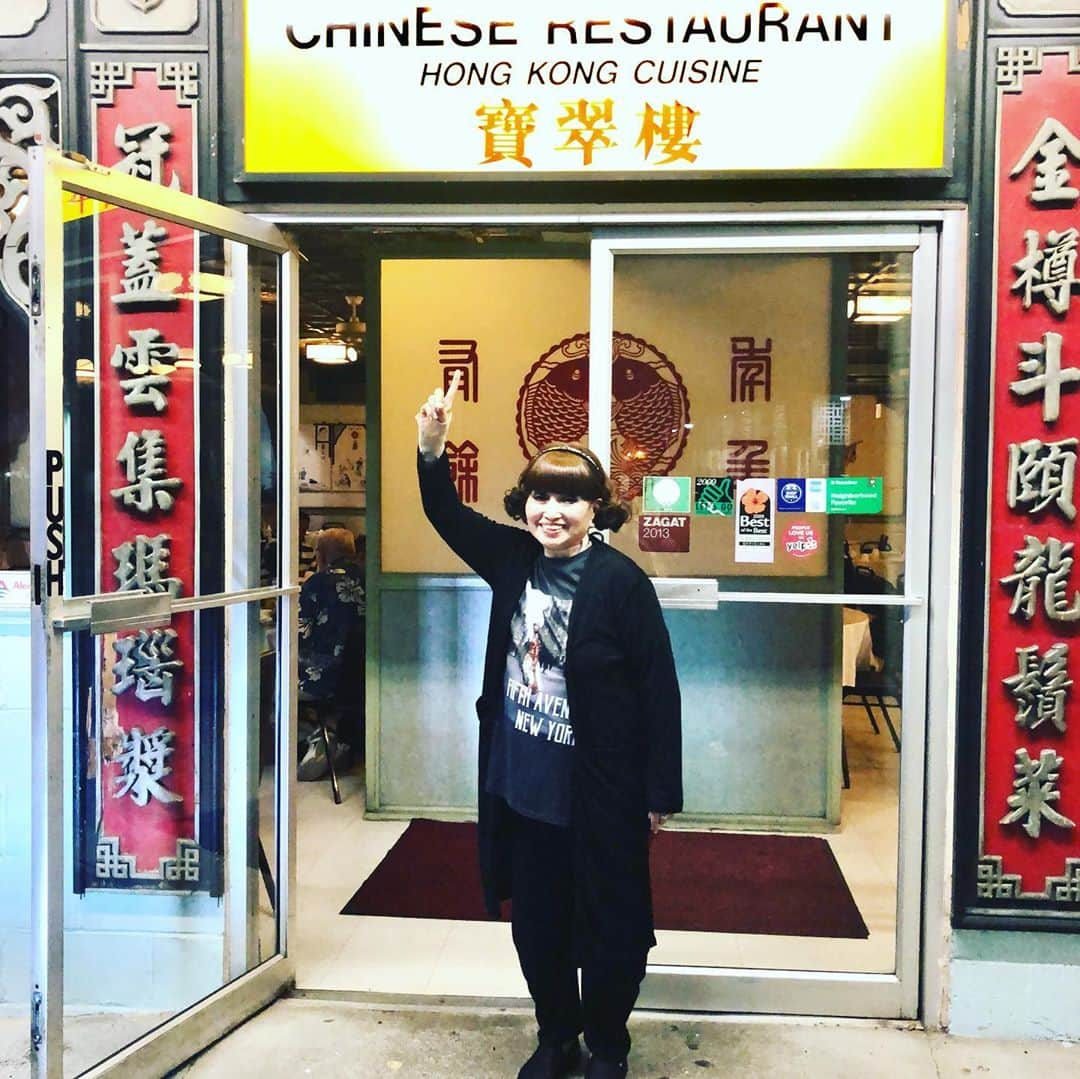 黒柳徹子さんのインスタグラム写真 - (黒柳徹子Instagram)「近くの中華レストランで食事💕美味しいです。」7月24日 17時55分 - tetsukokuroyanagi