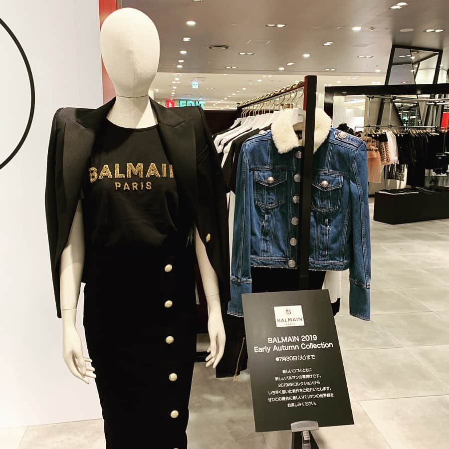 HANKYU.MODEさんのインスタグラム写真 - (HANKYU.MODEInstagram)「BALMAIN Early Autumn collection 2019 Until 7/30 At 3F Event Space１ 詳しくはプロフィールURLをチェック！ #Hankyu #HANKYUMODE #umedahankyu #阪急うめだ本店 #うめだ阪急 #阪急百貨店 #osaka #umeda #mode #balmain #バルマン #Tシャツ #bag #バッグ」7月24日 18時00分 - hankyumode