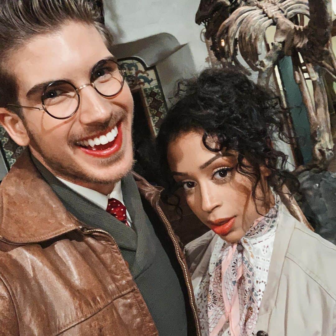 ジョーイ・グレーセッファのインスタグラム：「She’s baaaaaaaack! 🔥 Who’s tuned into the brand-new ALLSTAR season of @escapethenight?! New episode is up now! Let’s chat down below, I wanna hear what y’all are thinking! 😈 Link in bio to stream #EscapeTheNight #ETN4」