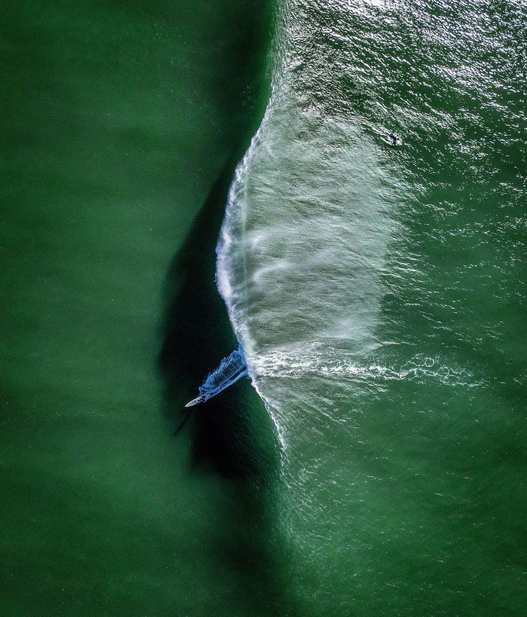 surflineさんのインスタグラム写真 - (surflineInstagram)「High-speed chase in San Francisco. 📷: @lsantiagophoto」7月25日 3時32分 - surfline