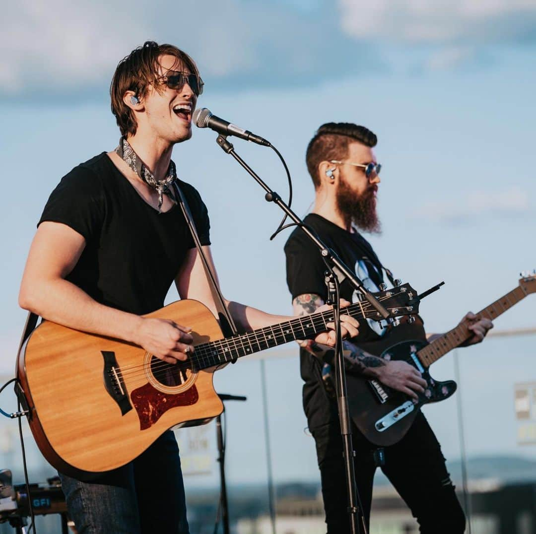 Broadcast Music, Inc.さんのインスタグラム写真 - (Broadcast Music, Inc.Instagram)「Soaked up a perfect Nashville night with @maddieandtae and @troycartwright on the #BMIRooftop last night ✨ a cool, summer night + great food/drinks + incredible music – it doesn’t get much better!」7月25日 3時45分 - bmi