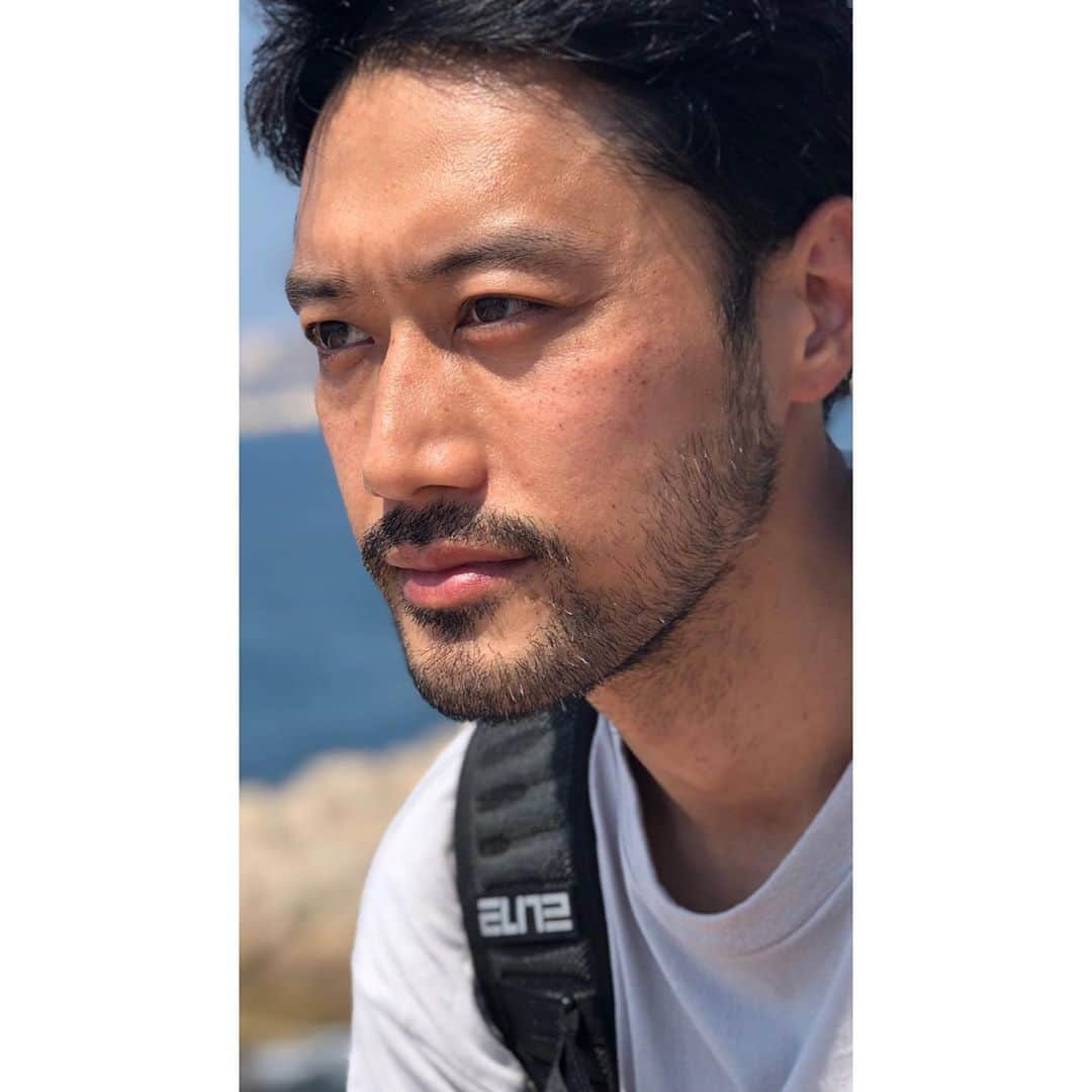 内田朝陽さんのインスタグラム写真 - (内田朝陽Instagram)「ニースの郊外へ出向きました 綺麗な教会がありました  #stpauldevence #サンポールドヴァンス #garden #庭 #花 #flower #skechers」7月25日 3時44分 - asahi_uchida