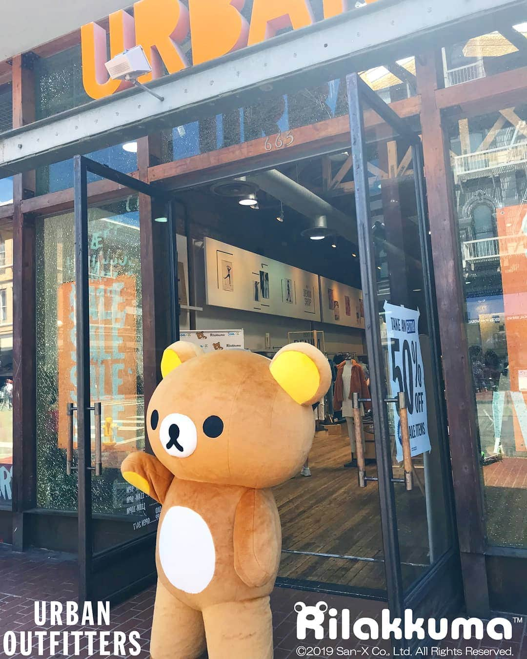 Rilakkuma US（リラックマ）さんのインスタグラム写真 - (Rilakkuma US（リラックマ）Instagram)「Rilakkuma was a special surprise guest at Urban Outfitters at San Diego during SDCC! Who knows where Rilakkuma will take a shopping break next! Where would you like to see Rilakkuma visit next? . . . #RilakkumaUS #Rilakkuma #sanx #kawaii #mascot #urbanoutfitters #sdcc19 #sdcc #リラックマ #サンエックス」7月25日 3時54分 - rilakkumaus