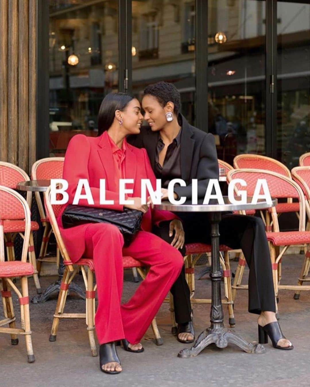 Mei Kawajiriさんのインスタグラム写真 - (Mei KawajiriInstagram)「@balenciaga campaign 💅🏻 ✋and 🦶🇫🇷 #nailsbymei #balenciaga」7月25日 4時02分 - nailsbymei