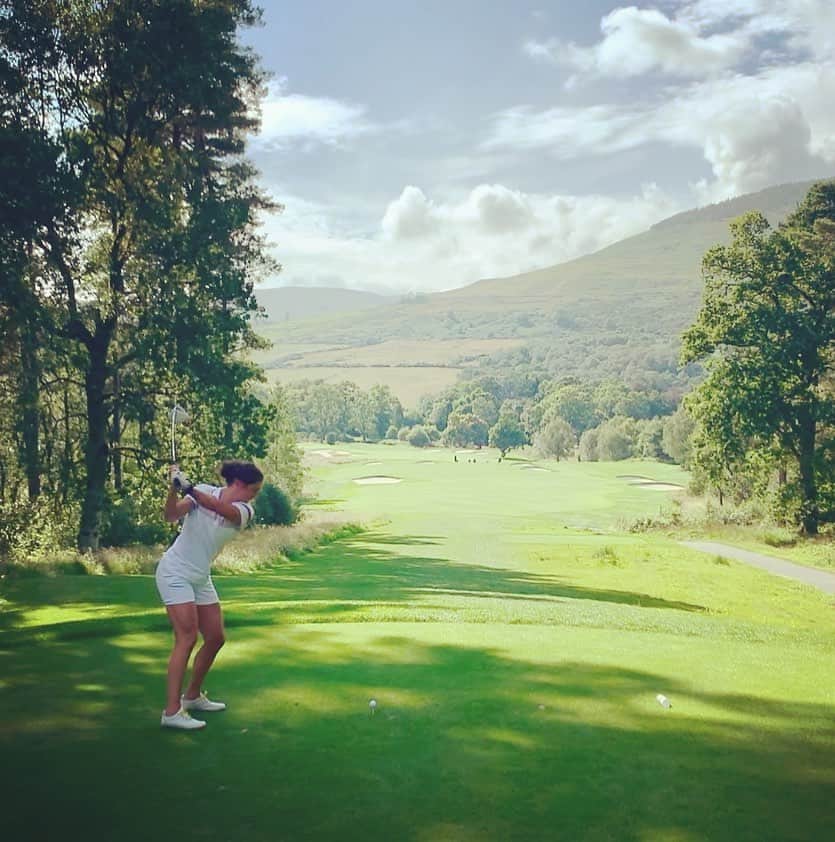 イブ・ミュアヘッドさんのインスタグラム写真 - (イブ・ミュアヘッドInstagram)「No better place than Scotland in the sun 💙 #LochLomond you were stunning 😍🙌🏼⛳️ #LochLomondGolfClub #Golf」7月25日 4時03分 - evemuirhead