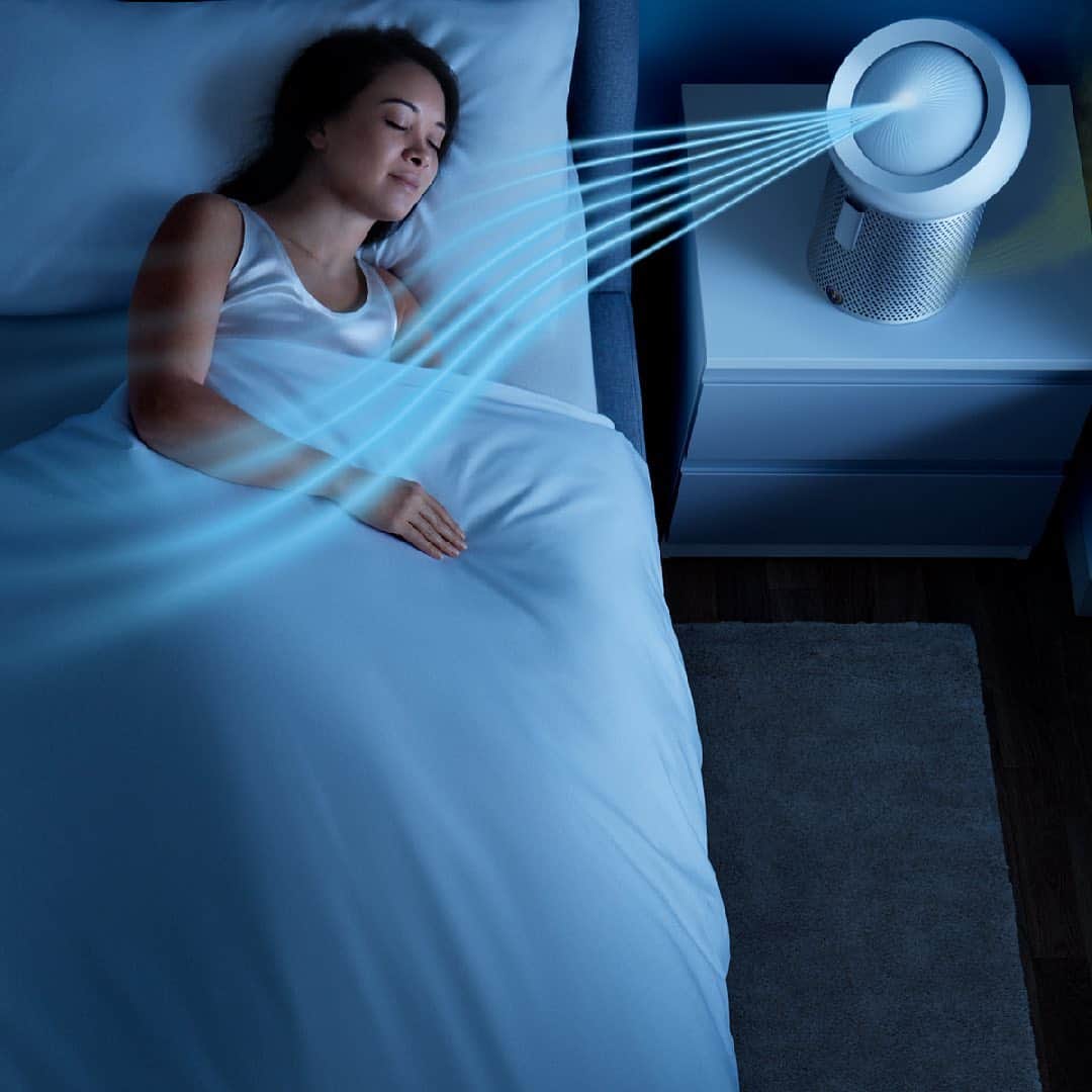 Dysonさんのインスタグラム写真 - (DysonInstagram)「The Dyson Pure Cool Me™ directs a personal stream of cooling, purified air, to keep you comfortable when you sleep. #dyson #dysonhome #coolingfan #sleeping #heatwave #heatwave2019」7月25日 3時54分 - dyson