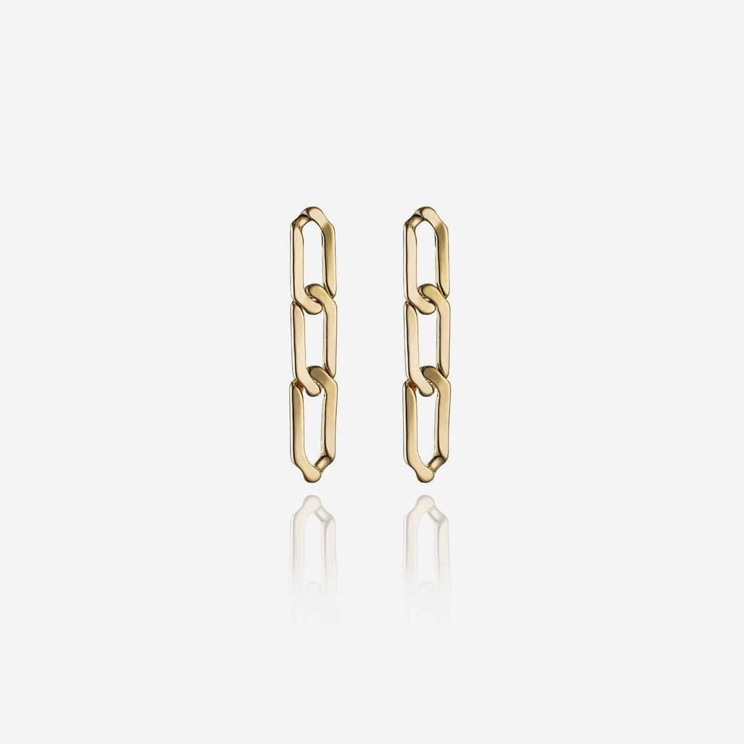 Cynthia Sakaiさんのインスタグラム写真 - (Cynthia SakaiInstagram)「Vita Fede Milos Earring features our most loved chain details. Sleek, flat-lying links and a smooth finish.」7月25日 4時29分 - vitafede