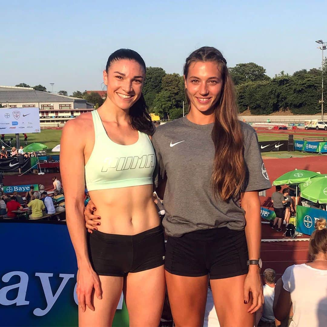 ミシェル・ジェネクのインスタグラム：「13.06 tonight in Germany at the Bayer Classics. Fastest time since my injury and I’m very excited to be back running fast!!! 😊 Added bonus I ran into this beauty! @mdu_athletica @tsvbayer04_official @sydneyuniathletics #BayerClassics」