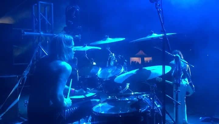 ルーファス・テイラーのインスタグラム：「More from Sunday in Majano, Italy.  Nice one 📸 - @scottdolansprings  #thedarkness #dw」