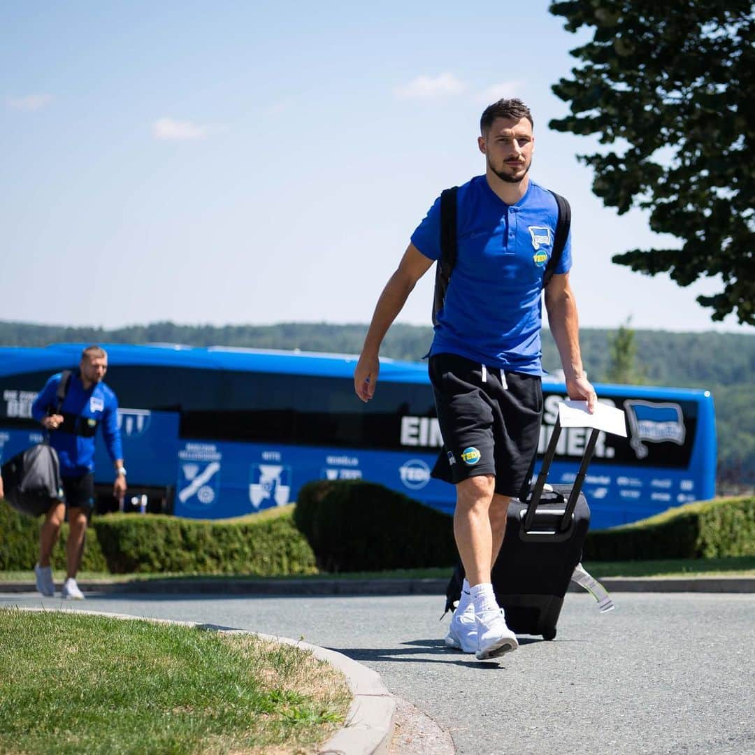 ヘルタ・ベルリンさんのインスタグラム写真 - (ヘルタ・ベルリンInstagram)「Ankunft in #Stegersbach! ✔️🇦🇹☀️#BSCimBurgenland #Trainingslager #Sonnesatt #Berlin #hahohe #herthabsc」7月24日 19時57分 - herthabsc