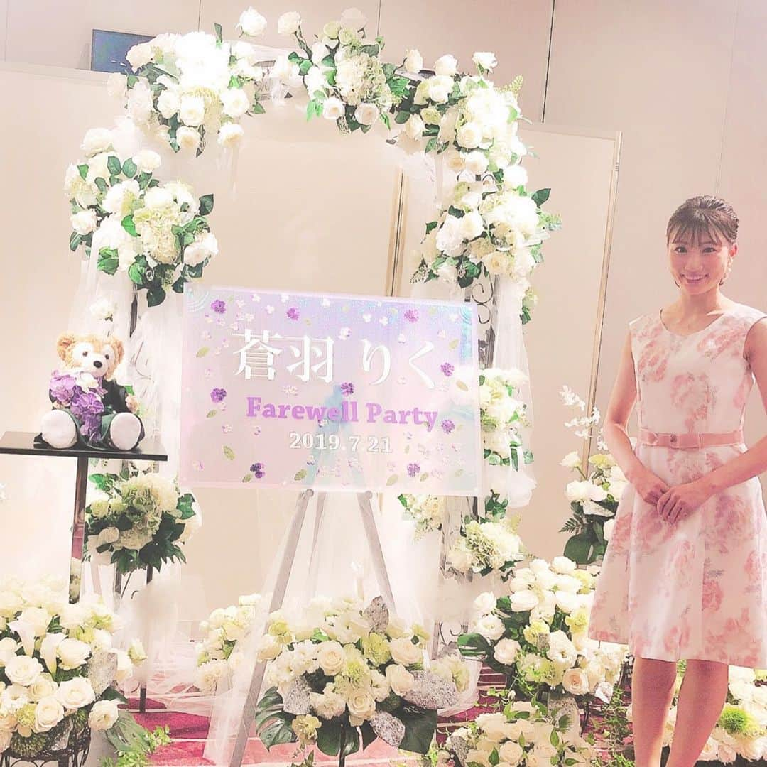 結乃かなりのインスタグラム：「先日、#東京宝塚劇場#宙組公演 の千秋楽でした👏 愛する同期が２人、宝塚を卒業しました😌 私が宝塚を卒業して、新たなスタートを切ってからも、いつも側にいて支えてくれた、大切で特別な２人✨ 卒業を見守る事が出来て幸せでした☺️ ・ ・ そんな今日は、宝塚受験スタジオの夏期講習でした💦未来のタカラジェンヌが育ってくれますように🥺私も力になれる様に頑張ります❗️ ・ ・ #宙組#93期#蒼羽りく#愛白もあ#卒業#おめでとう#宝塚#宝塚歌劇団#宝塚受験#目指せ#未来のタカラジェンヌ」