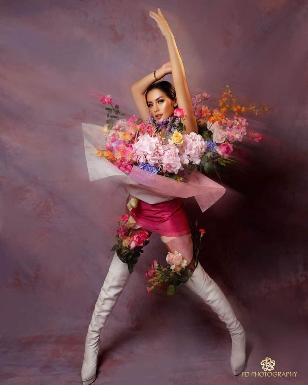 ジェシカ・イスカンダルさんのインスタグラム写真 - (ジェシカ・イスカンダルInstagram)「Aku adalah bouquet bunga yang mewangi sepanjang massa.」7月24日 20時18分 - inijedar