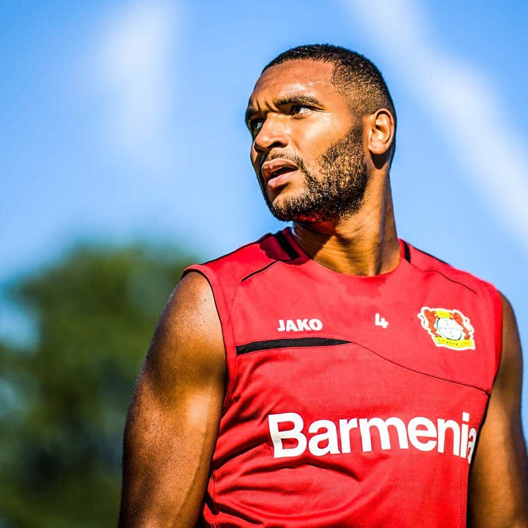 ヨナタン・ターさんのインスタグラム写真 - (ヨナタン・ターInstagram)「⚽🔙 An die Arbeit! 💪🏾 ➡ 2019/2020 @bayer04fussball #Training #WeWill #dieuestaucontrôle」7月24日 20時41分 - jonathantah_