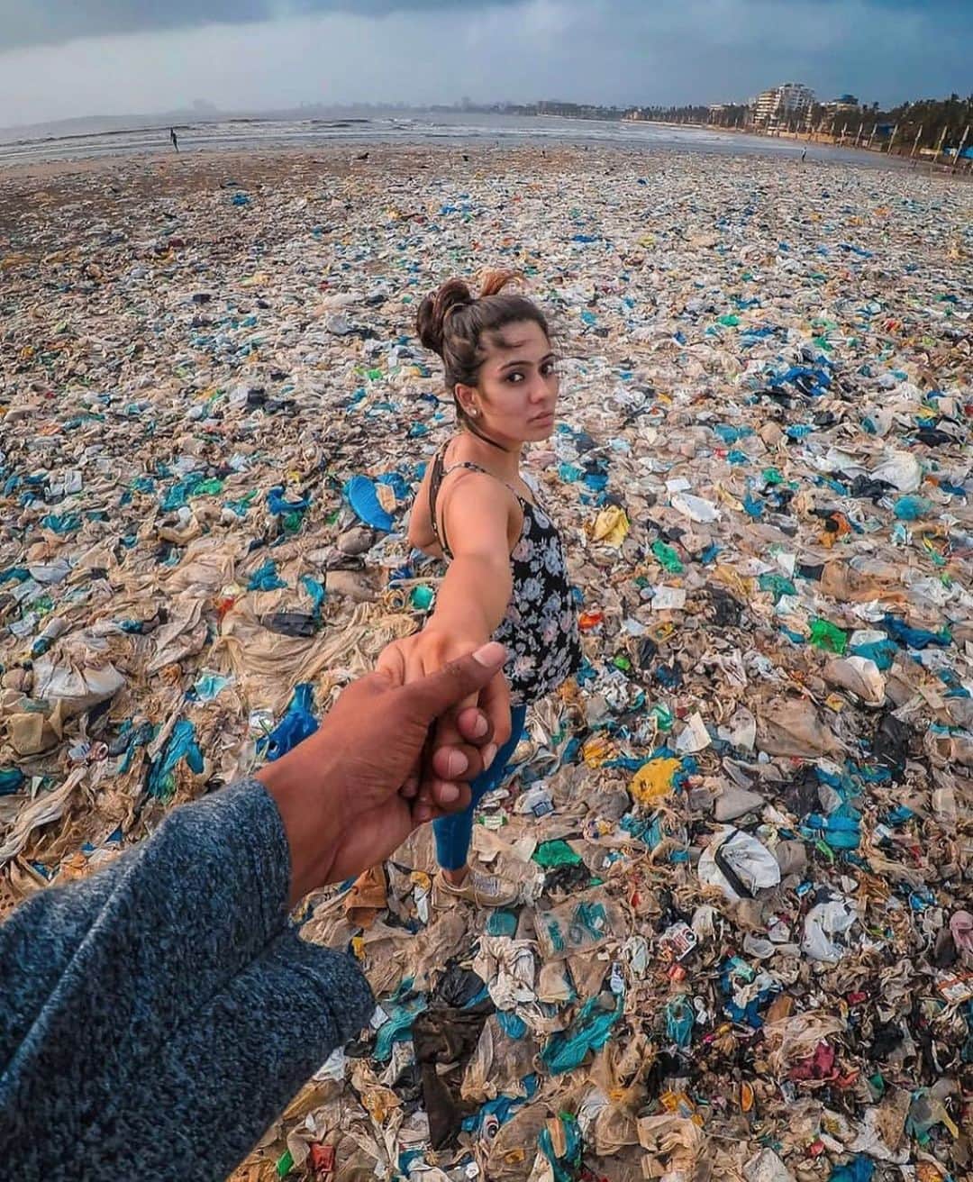 Canon Photographyさんのインスタグラム写真 - (Canon PhotographyInstagram)「Follow me into an ocean of plastic @aishwaryasharmaa_  All the plastic that has ever been created, still exists today.」7月24日 20時41分 - cpcollectives