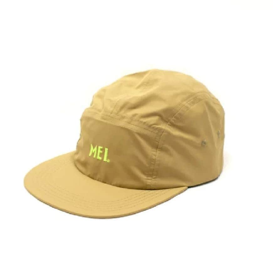 MEI(メイ) のインスタグラム：「•﻿ •﻿ ▶NYLON EMB JET CAP◀ ﻿ ﻿検索🔍mei-cap-193302  ビビッドカラーが コーデのPOINTになるキャップ☆ 本体の色は、取り入れやすい色味になっています!!! 明日　﻿25日は、楽天カードご利用でポイント5倍◎  MEIのアイテムは全品﻿ 送料無料🚚🚚﻿ ﻿ ﻿ 数量限定ノベルティも﻿ 今ならまだ間に合いますよ🚩﻿ ﻿  #mei #mei_bag #meibag #bag #fes #camp#event #バッグ #フェス #キャンプ #公園 #shoping #chillout #picnic #ピクニック#outdoor  #アウトドア#登山#帽子#キャップ#cap#メンズライク#旅行#ぼうし#ナイロンキャップ#キャップ女子#キャップコーデ#帽子コーデ#帽子女子」