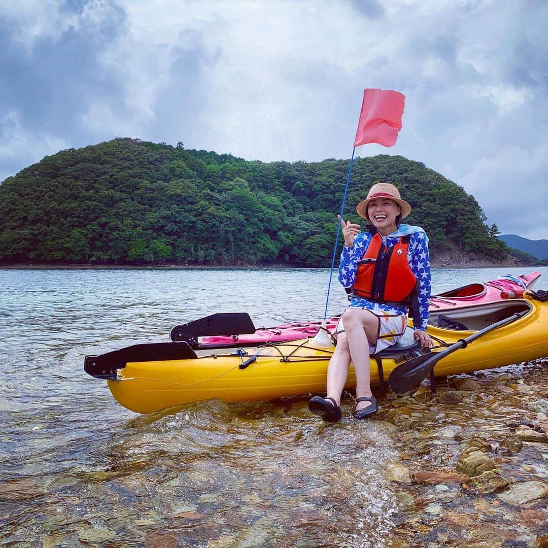 相川七瀬さんのインスタグラム写真 - (相川七瀬Instagram)「シーカヤックで無人島へ。 腕がパンパンです。笑  #無人島 #シーカヤック」7月24日 21時09分 - nanasecat