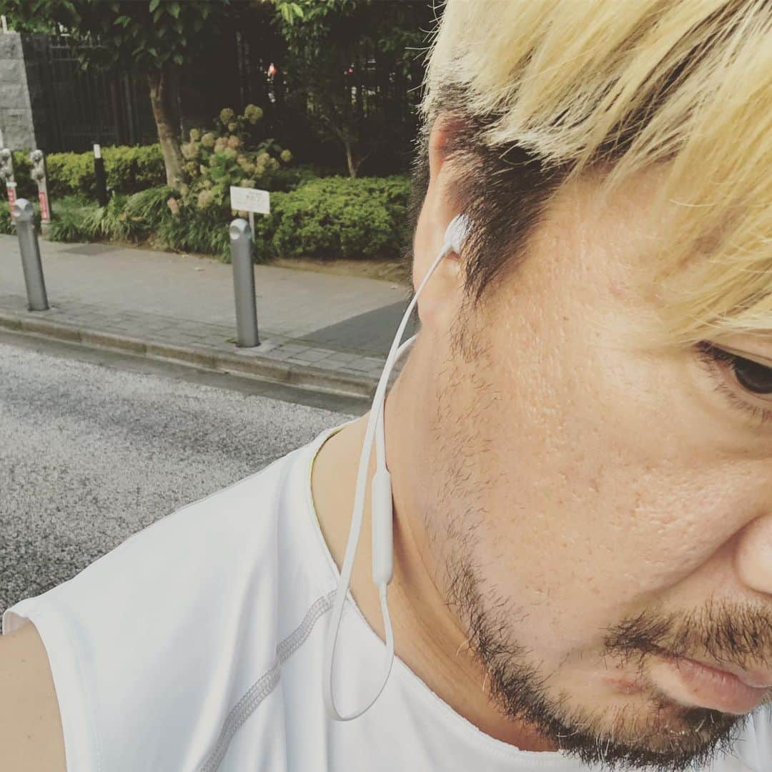 RED RICEさんのインスタグラム写真 - (RED RICEInstagram)「これめっちゃ良い‼️音聴きながらトレーニング時間たつのが早い😎👍🎼 #redrice #湘南乃風  #beats #トレーニング」7月24日 21時23分 - redrice134