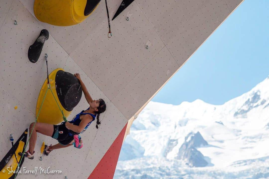 伊藤ふたばさんのインスタグラム写真 - (伊藤ふたばInstagram)「It is the best that I can climb in the background with this wonderful view✨ #ilove #Chamonix ・ 世界選手権に向けて頑張るぞ〜😤💪💪💪 photo by @sheila_mcc」7月24日 21時36分 - futaba_ito