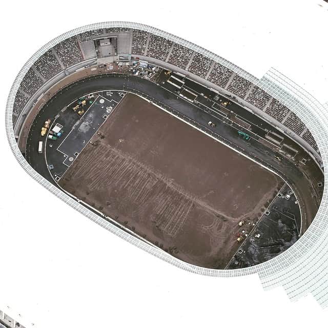 のインスタグラム：「【TOKYO2020まで１年】 東京五輪は20年7月24日、新国立競技場での開会式で幕を開けます。工事は11月末に完了する予定です。（航、山） #TOKYO2020　#東京五輪 #東京オリンピック #パラリンピック #写真 #日経 #日経写真部 #東京 #Olympics #Paralympics #Japan #photo #photography #photographer #nikkei #visualambassadors #wonderful_places #instagood #main_vision #lensbible #tokyo」