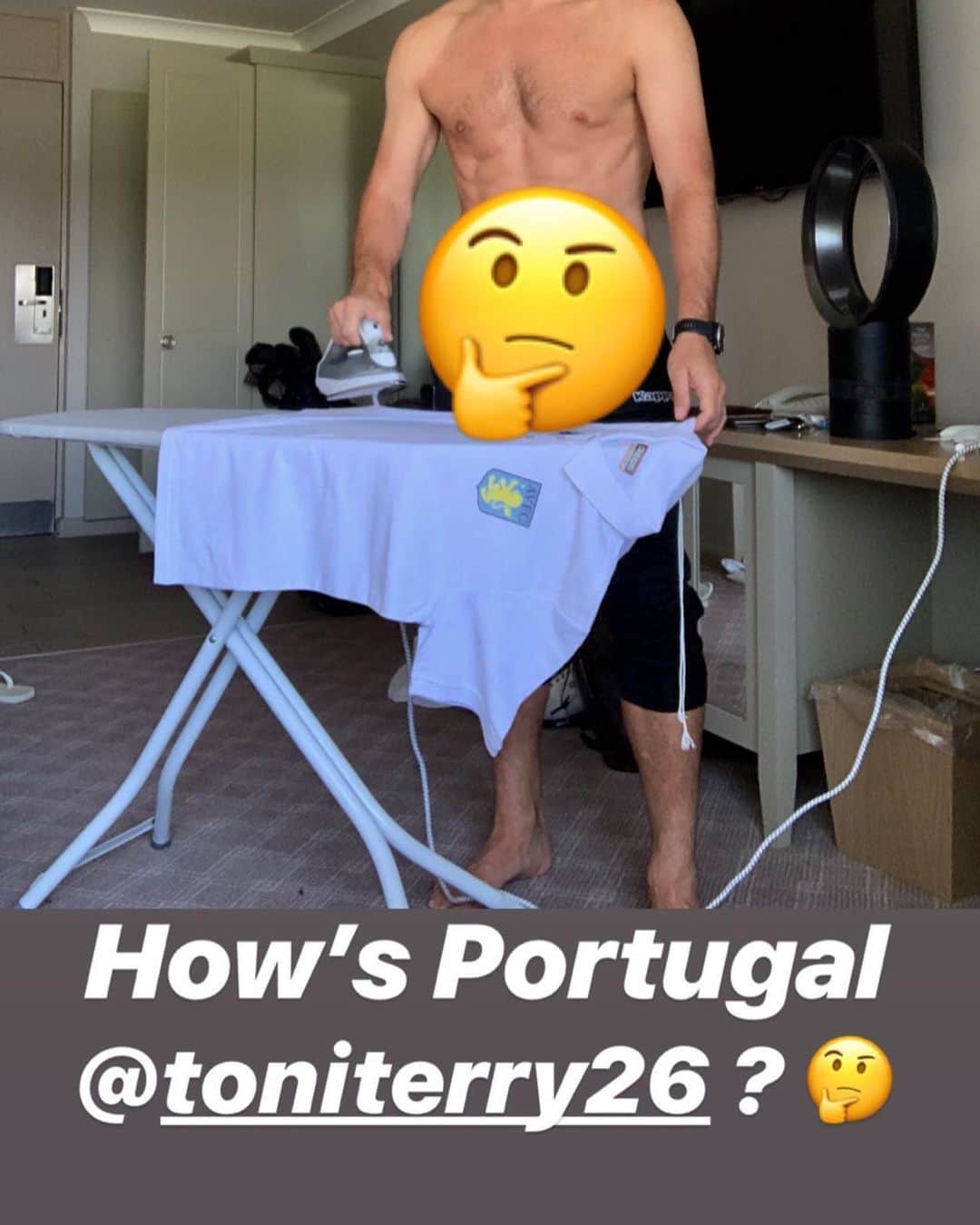 ジョン・テリーさんのインスタグラム写真 - (ジョン・テリーInstagram)「@toniterry26 How’s Portugal babe? 😂🤔☀️🇵🇹🏖」7月24日 21時44分 - johnterry.26