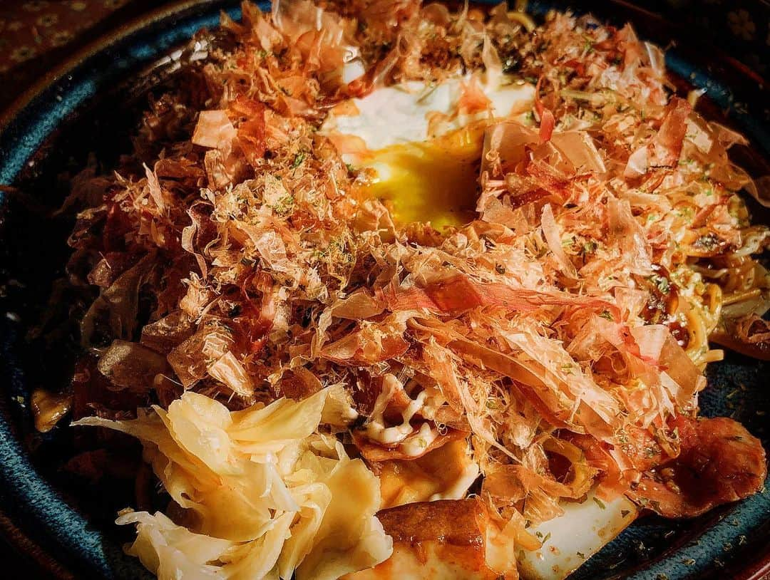 ヒョンミン さんのインスタグラム写真 - (ヒョンミン Instagram)「#갬성 #izakaya #분코 #야키소바 #사시미 #빙탄복 #daily 오늘의 마무리는 사시미와 복분자주 🍣🍶🥢」7月24日 21時55分 - woo.jaka