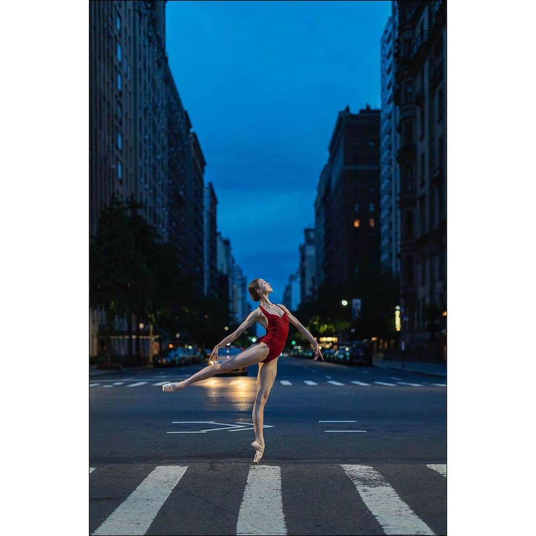 ballerina projectさんのインスタグラム写真 - (ballerina projectInstagram)「Astrid Elbo on 72nd Street. #ballerina - @agrelb #72ndstreet #upperwestside #newyorkcity #ballerinaproject #ballerinaproject_ #ballet #dance #pointe #astridelbo  Only 6 Ballerina Project limited edition prints are left for purchase. All print sales and our Etsy store will close at the beginning of August. Link is in our Instagram profile to purchase one today.  The Ballerina Project book is now available for pre-order. Go to @ballerinaprojectbook for pre-order link and info. #ballerinaprojectbook」7月24日 21時52分 - ballerinaproject_
