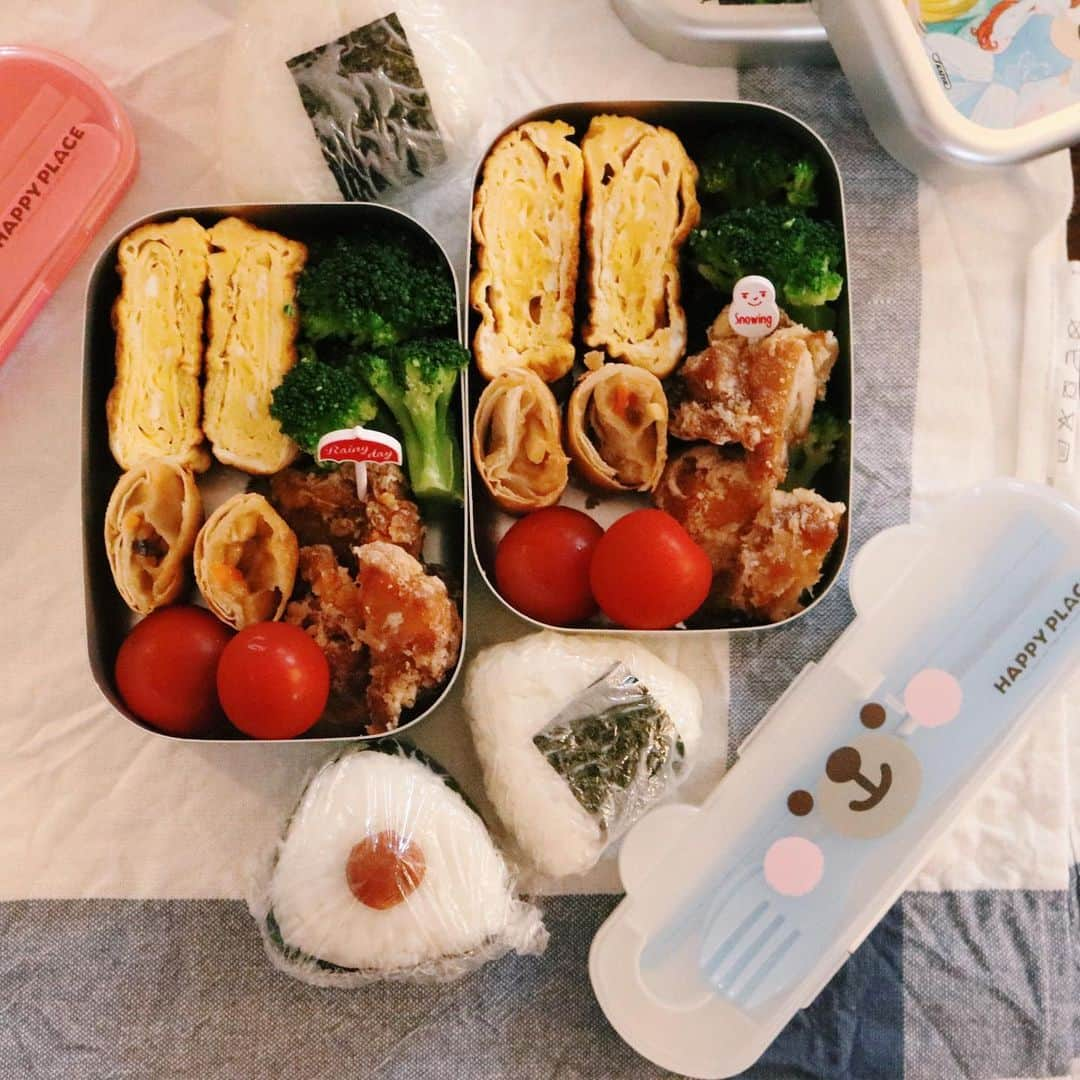 ゆかり/yukariさんのインスタグラム写真 - (ゆかり/yukariInstagram)「学童弁当 メインはいつも冷凍食品です。ありがたいです。企業努力万歳。 この時期は、食品が傷まないか心底気をつかいます。 今日はとうとう「お弁当足りない」と言われてしまいました。弁当箱のアップグレードが必要そうです。。 * * #おうちごはん #うちごはん #昼ごはん #おひるごはん #ランチ #料理 #手料理 #お弁当 #弁当 #自炊 #家庭料理 #料理好きな人と繋がりたい #暮らし #テーブルコーディネート #おうちごはんLover #food #japanesefood #foodpic #lunchbox #bento #和食 #今日のお弁当 #学童弁当」7月24日 21時53分 - yucali.m