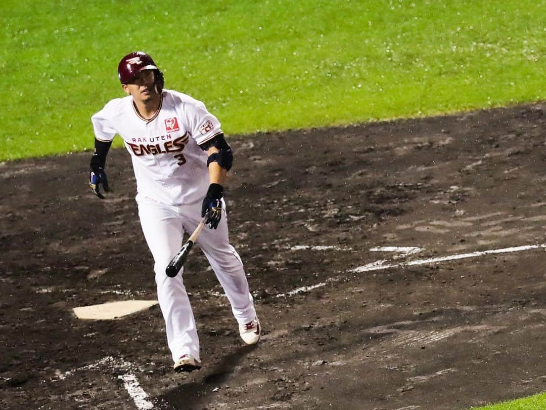 東北楽天ゴールデンイーグルスさんのインスタグラム写真 - (東北楽天ゴールデンイーグルスInstagram)「⚾️ ⚾️E 4-3 L⚾️ エースの力投と2本の大きな2ランで接戦を制した‼️ 則本選手が6回4安打3失点9奪三振で2勝目✌🏼 4回に浅村選手が一時同点となる18号2ラン🔥 1点ビハインドの6回には銀次選手が逆転の3号2ラン‼️ 雨の中ご声援ありがとうございました😆 #rakuteneagles #RESTART #日本一の東北へ #夏スタ #銀次 #浅村栄斗 #則本昂大」7月24日 22時05分 - rakuten_eagles