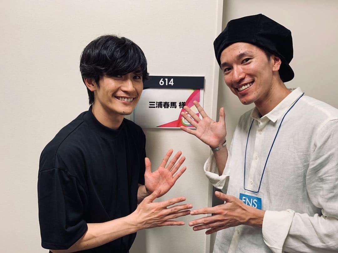 のインスタグラム：「Choreographed by NOPPO  @haruma_miura_info  New Single “Fight for your heart”  #stkgz #三浦春馬 #シッキン #NOPPO  #Repost @haruma_miura_info with @get_repost ・・・ 強力な仲間達と！！ 今夜、楽しみます！！ヒャッホイ🐎😎 振付は @noppo_stkgz さん🕺🏻 —————————————————————— I’m gonna sing and dance on FNS music festival in live from now!! Im so excited!! Please check it out!!🐎😎」