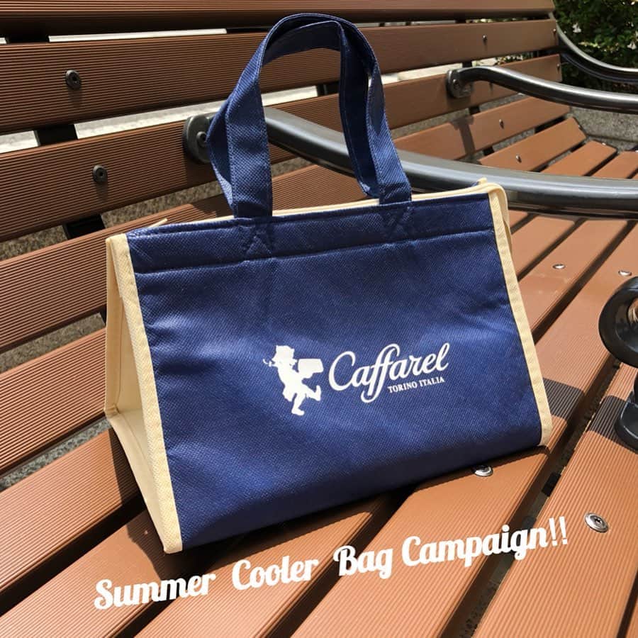 のインスタグラム：「【期間限定】🌈Summer  Cooler Bag Campaign!!🌴 梅雨も明け、いよいよ夏本番！ 夏の手土産の持ち歩きにぴったり！ カファレルオリジナルクーラーバックセット【送料無料】で発売中🌺 詳しくはプロフィールリンクからカファレルオンラインショップへ👉  #カファレル #チョコレート  #ジャンドゥーヤ#イタリア #トリノ #オリジナルクーラーバック #きのこポット #夏チョコレート #caffarel  #italy #torino #collection #antique #can #gianduia #gianduiotto #chocolate #chocolat」