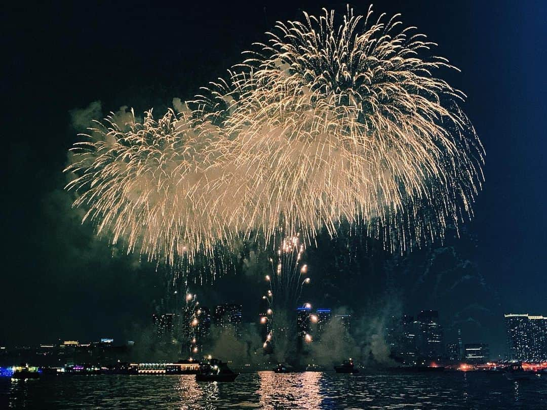 水埜帆乃香さんのインスタグラム写真 - (水埜帆乃香Instagram)「夏が始まります😎  #starisland2019 #fireworks #summer #スターアイランド #花火」7月24日 22時13分 - honoka_0901