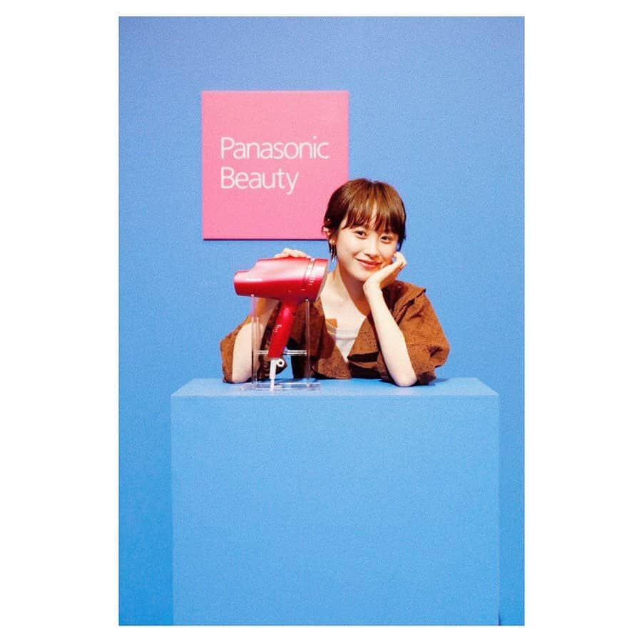 高橋愛さんのインスタグラム写真 - (高橋愛Instagram)「@panasonic_beauty ❤️ ㅤㅤㅤㅤㅤㅤㅤㅤㅤㅤㅤㅤㅤ ナノケアシリーズ ナノイーの新作発表会に 行ってきました♡ ㅤㅤㅤㅤㅤㅤㅤㅤㅤㅤㅤㅤㅤ 水分発生量が 18倍にまでなった ナノイーを 実際に体験させてもらいましたが  髪の毛に潤いがでて 髪が喜んでいるのが 分かりました🥰 ㅤㅤㅤㅤㅤㅤㅤㅤㅤㅤㅤㅤㅤ 肌もだけど 髪の毛も保湿よね ㅤㅤㅤㅤㅤㅤㅤㅤㅤㅤㅤㅤㅤ #ナノイーは新世代へ #ドライヤー #ナノケア」7月24日 22時16分 - i_am_takahashi